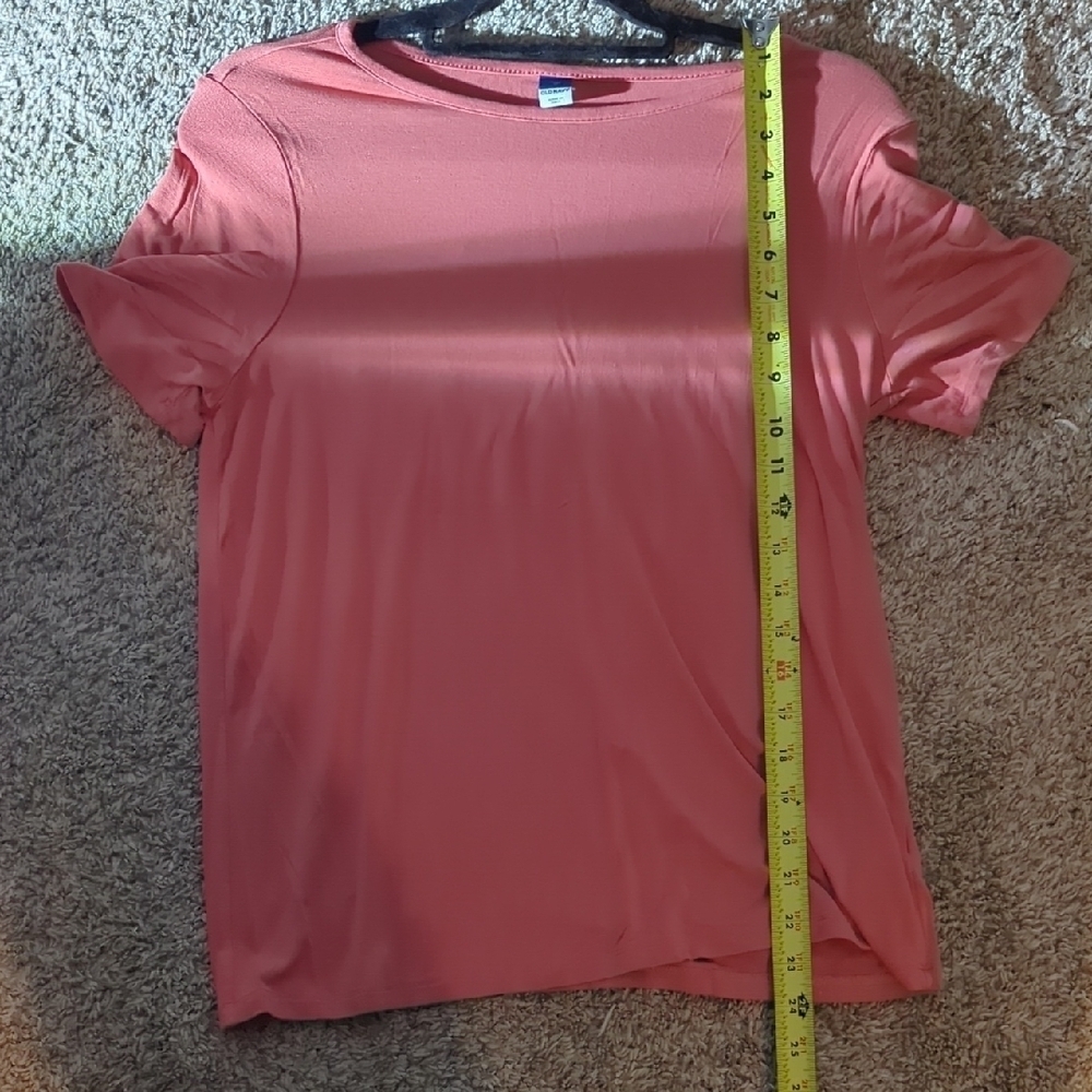 Old Navy Women's Coral Short Sleeve Tee - Picture 6 of 7